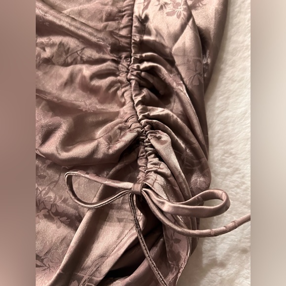 Windsor NWOT Shiny Lavender Flower Ruched Backless Mini Dress | Size XS - Picture 8 of 8